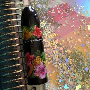 Mac Lipstick- Si Si Me!